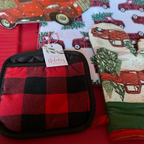 4x Christmas Red Truck Kitchen
Decor - Picture 5 of 5